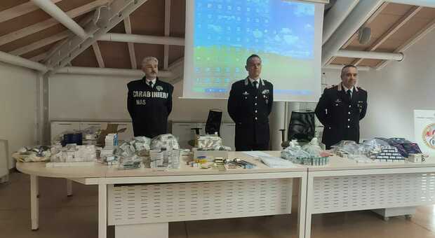 Le sostanze sequestrate dai carabinieri