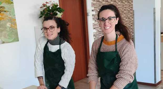 Chions, atelier sorelle Valeria e Roberta creano con argilla