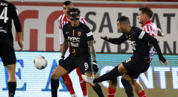 Benevento batte Vicenza 3-2, gol decisivo di Barba nel recupero