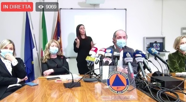 Zaia: «Contagi tornano sopra quota 1000 in Veneto. Arrivata oggi un'offerta per dosi del vaccino AstraZeneca»