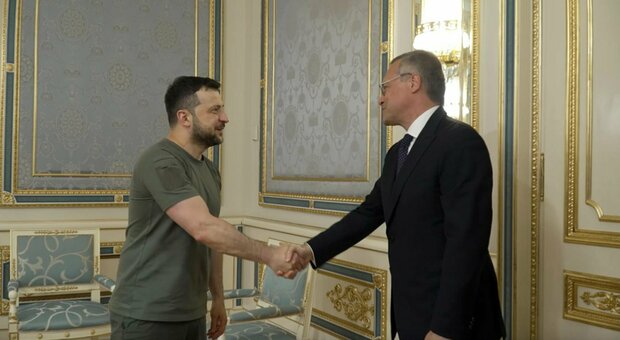Bonomi vola a Kiev e vede Zelensky: «Le nostre imprese per la ricostruzione»