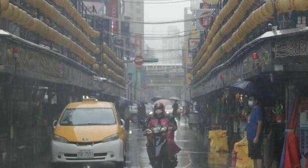 Cina, massima allerta per il tifone Chanchu: evacuate da Shanghai 330mila persone