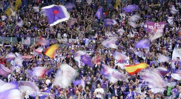 Coppa Italia, scontri tra tifosi della Fiorentina e del Napoli nell'area di servizio di Magliano