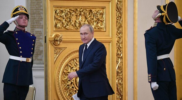 Putin in pericolo di vita? L'ex generale Usa: «Farà di tutto per restare al potere, il suo successore potrebbe assassinarlo»