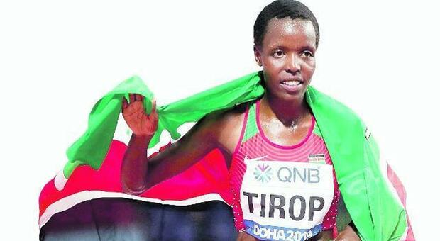 Agnes Tirop, star keniota dell'atletica uccisa a coltellate in casa dal marito: l'uomo è in fuga