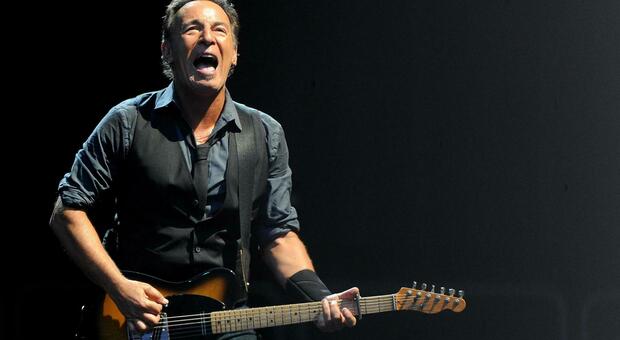 Bruce Springsteen abbandonato dai fan: «Biglietti troppo cari, non possiamo permetterceli»