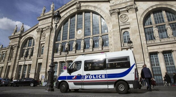 Bambina di 9 anni rapita e stuprata in Francia mentre andava a comprare il pane: è caccia all'aggressore