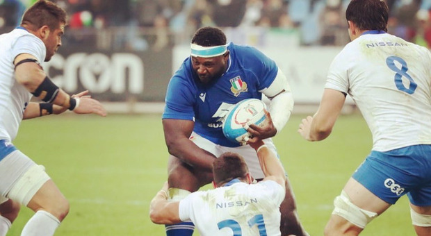 Rugby, Charif Traoré denuncia: «Gesto razzista durante lo scambio di regali alla Benetton Treviso, per me una banana marcia»