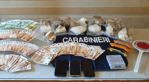 Foligno, blitz dei carabinieri: stroncato traffico di stupefacenti. Arrestati due albanesi, sequestrata cocaina per oltre un chilo e 14mila euro in contanti