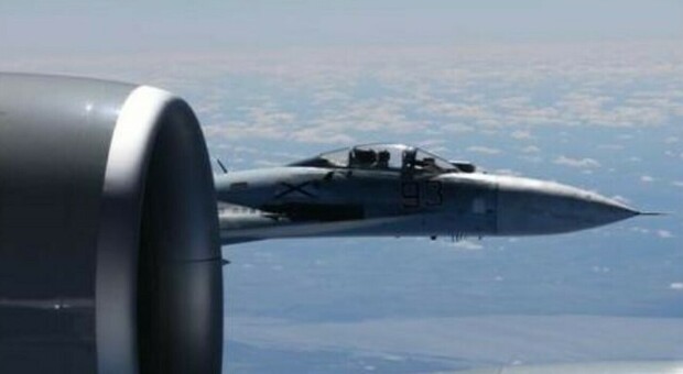 Jet russo si scontra con un drone Usa sopra il Mar Nero: sale la tensione tra Mosca e Washington