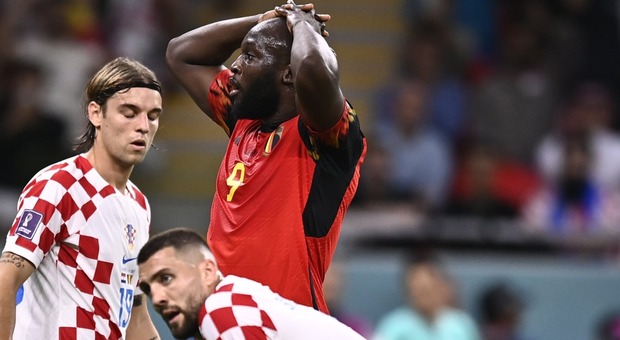 Lukaku si divora tre gol, Belgio eliminato dai Mondiali. I social lo massacrano: «Povera Inter, è bollito»