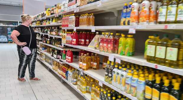 "Da consumarsi entro", i supermercati Waitrose rimuoveranno la dicitura dagli alimenti in vendita: «Vogliamo impedire lo spreco»