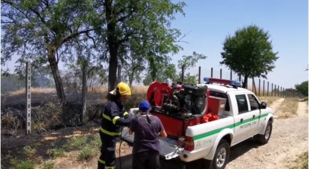 Incendio a Talenti, esplodono bombole di gas: evacuati un asilo nido e un centro estivo