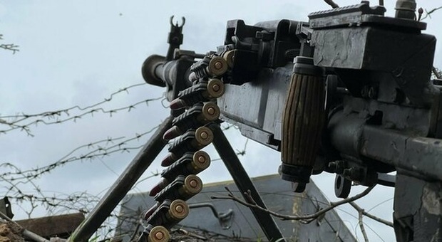 Ucraina, perché l'esercito ucraino usa ancora la mitragliatrice Maxim del 1910