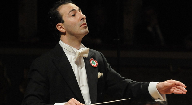 Il direttore d'orchestra Alvise Casellati sarà sul palco del Verdi per il concerto di Capodanno