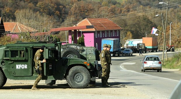 Serbia, truppe al confine con il Kosovo: la Nato teme un nuovo conflitto. Ecco cosa succede