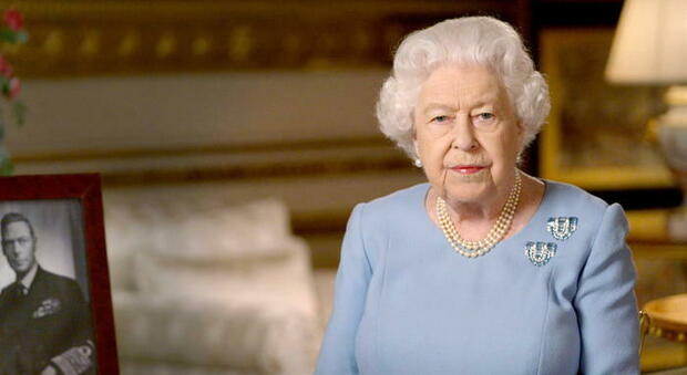 La Regina Elisabetta come sta, ecco perché non smette di lavorare: cosa cambia negli eventi pubblici