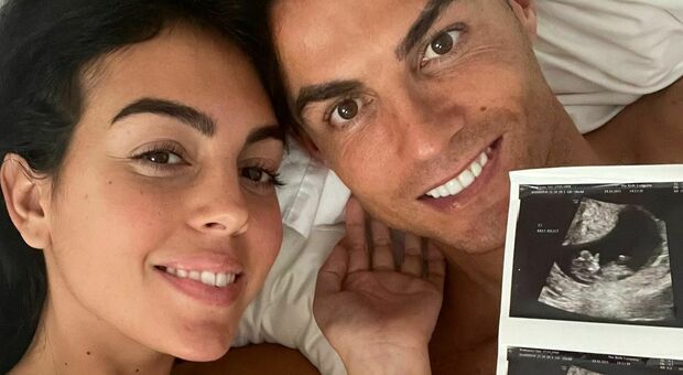 Social, le dieci foto con più "like" del 2021: vince Ronaldo, "doppietta" per Billie Eilish, spazio anche per Messi