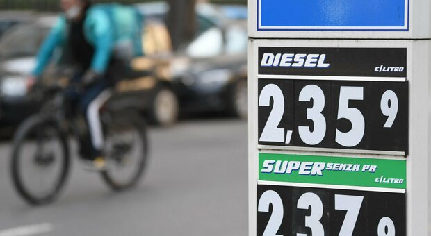 I prezzi dei carburanti sono saliti alle stelle
