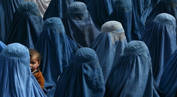 Maria Grazia Cucinotta scrive a Mattarella: «Una commissione per monitorare le condizioni delle donne afghane»