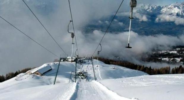 Impianti di sci al Nevegal: lo skilift "scade" corsa per la revisione