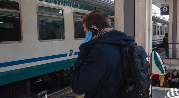 Abruzzo, coronavirus: la Regione taglia otto treni su dieci