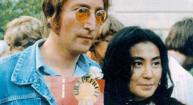 John Lennon, 40 anni fa la morte. Yoko Ono: «È un dolore senza fine, ancora non capisco perché sia finito così»
