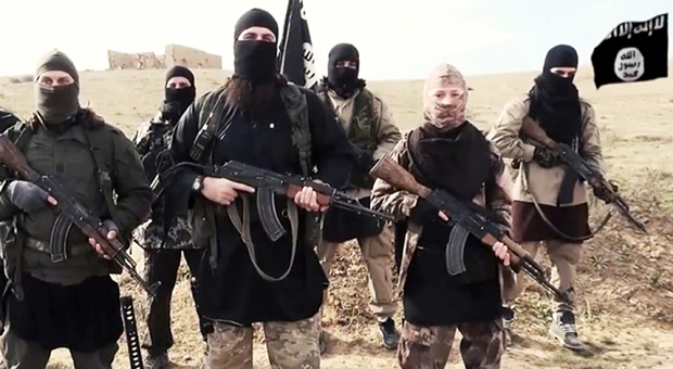 Isis, manuali di combattimento nel dark web: perquisizioni e serquestri in tutta Italia