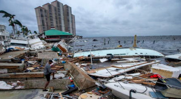 Uragano in Florida, scene apocalittiche dopo la tempesta: 2,5 milioni di persone rimaste senza elettricità