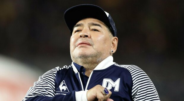 Maradona, parla il chiururgo: «Sta bene. Ha ballato, ma è anche confuso»