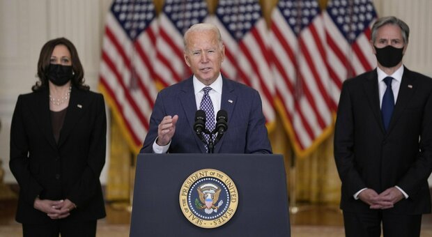 Afghanistan, Biden: «È il trasporto aereo più difficile della storia, non sappiamo quanti americani ci sono»