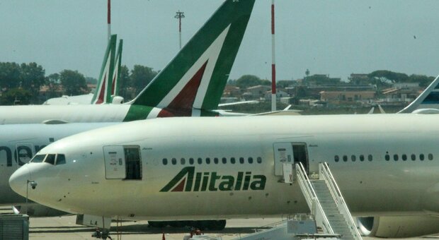 Alitalia-Ita, per decollare subito tagli a slot e servizi a terra