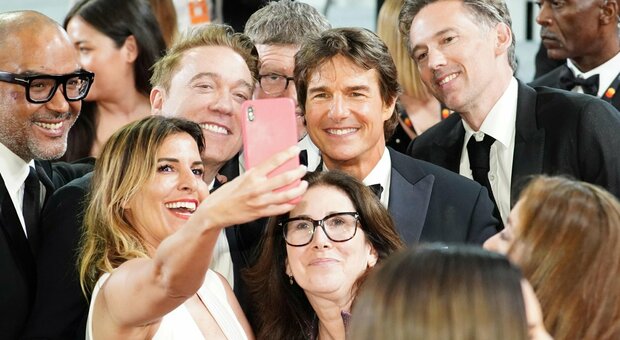 Tom Cruise a Cannes per tornare a volare: entusiasmo per la star di Top Gun