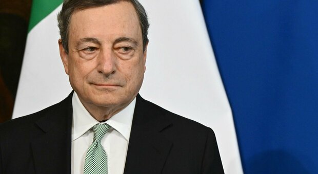 Dal grano ucraino alla frenata sulle armi, la diplomazia dei piccoli passi di Draghi per far ripartire il negoziato