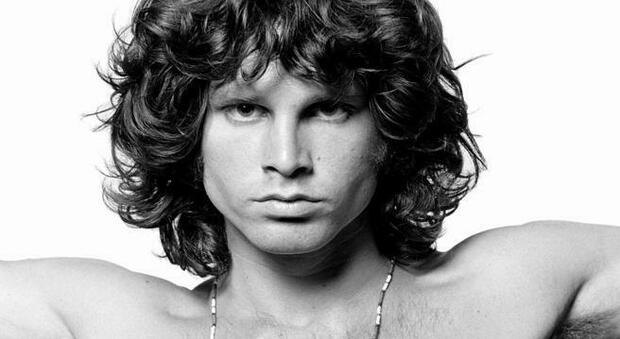 Jim Morrison, 50 anni fa la sua morte: ma per molti fan il leader dei Doors è ancora vivo