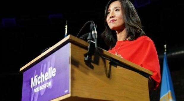 Boston, eletta la prima sindaca: Michelle Wu, ex consigliera comunale e collaboratrice di Elizabeth Warren