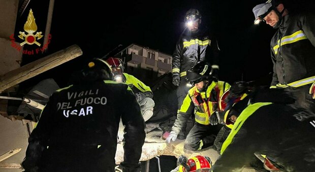 Terremoto Turchia, italiani salvano 2 persone ma sono costretti a scegliere chi aiutare