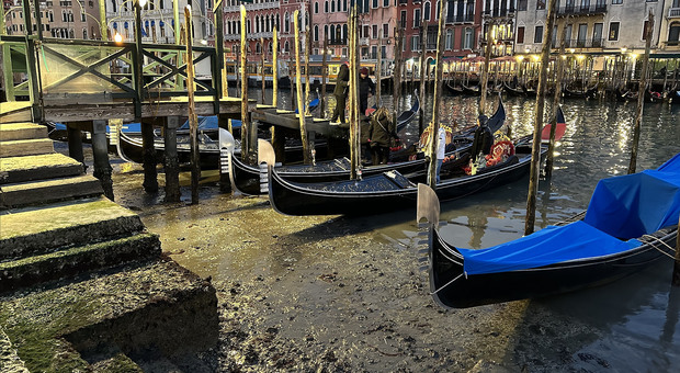 Allarme siccità, a Venezia restano a secco i canali minori