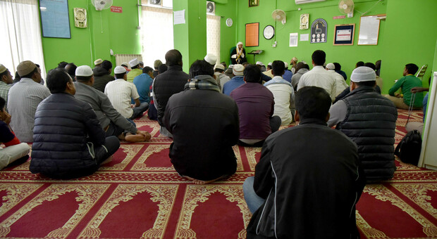 Fedeli musulmani in preghiera