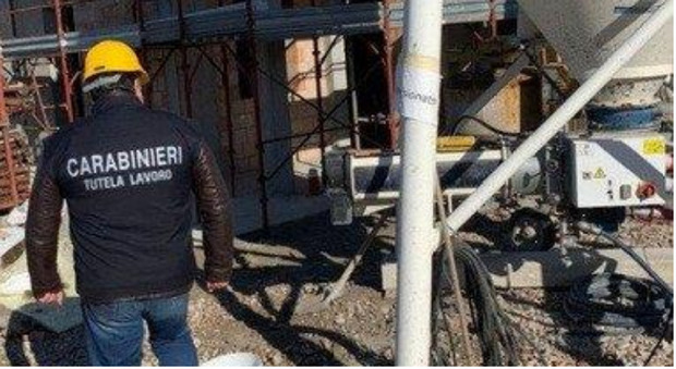 Carabinieri nei cantieri edili: maxi sanzioni da 90.000 euro
