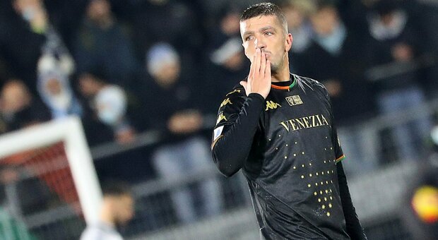 Il Venezia cede il bomber della promozione in Serie A: Francesco Forte va al Benevento