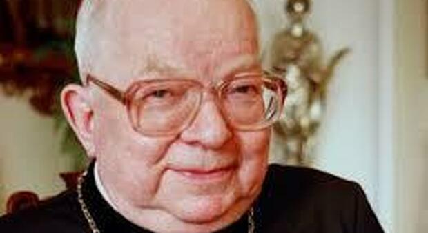 Morto il cardinale polacco punito (tardivamente) per abusi: non sarà sepolto in cattedrale