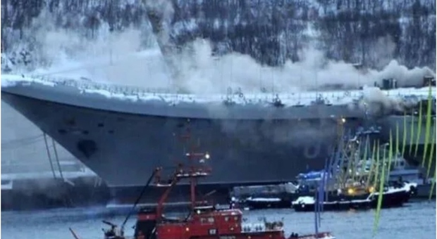Putin, distrutta l'unica portaerei russa Admiral Kuznetsov: incendio a bordo