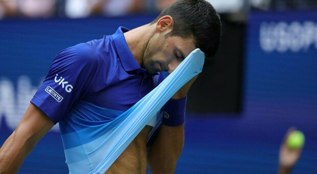 Djokovic agli Australian Open, D'Amato: «É un pessimo esempio». Per Zingaretti, il permesso è «uno schifo»