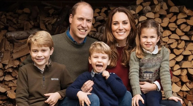 Il principe William con la moglie Kate Middleton e i loro tre figli George, 9, Louis,4, e Charlotte.7.