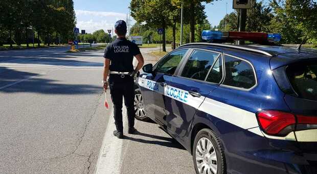 La Polizia locale ha raggiunto e bloccato un cinquantasettenne di Brugine