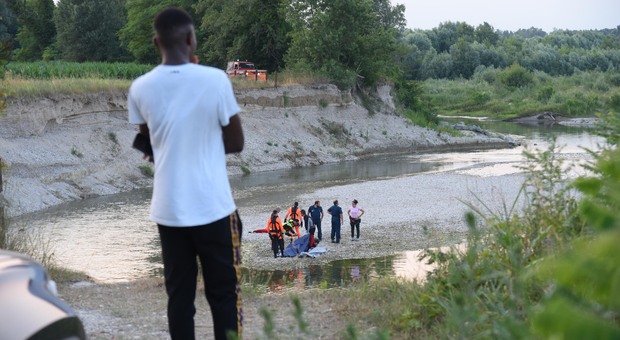 Morti annegati nel Piave: la Scuola Edile attiva una raccolta fondi per le spese funerarie di Fallou e Bassirou