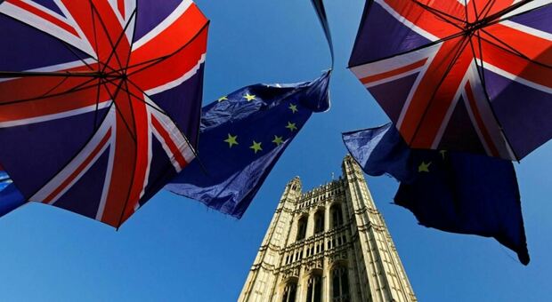 Gran Bretagna concederà 10 mila visti post-Brexit per carenza manodopera