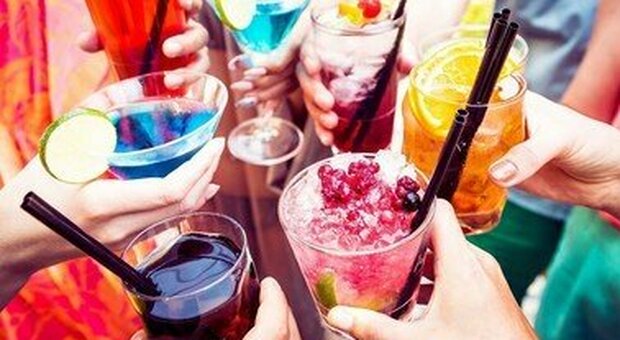 I trend del bere: alcol-free, no-buzz cocktail e sostenibilità