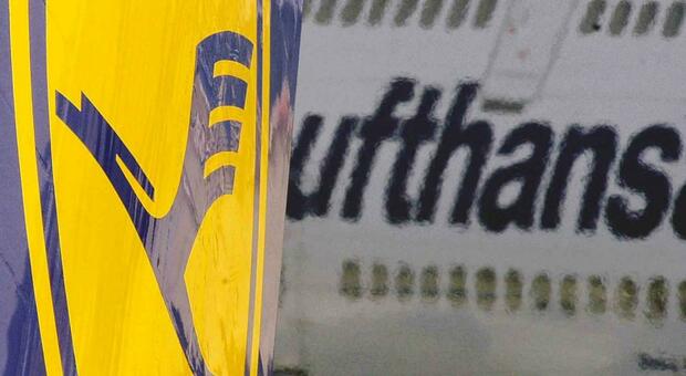 Aereo Lufthansa diretto a Francoforte bloccato a Minks: «Imminente atto terroristico»